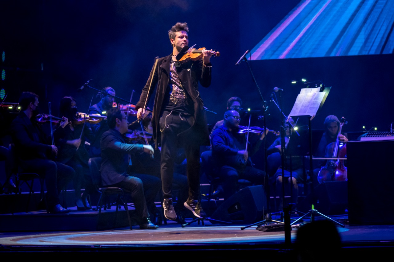 ENGALANAN ARTISTAS DE IBEROAMÉRICA ESCENARIOS CERVANTINOS