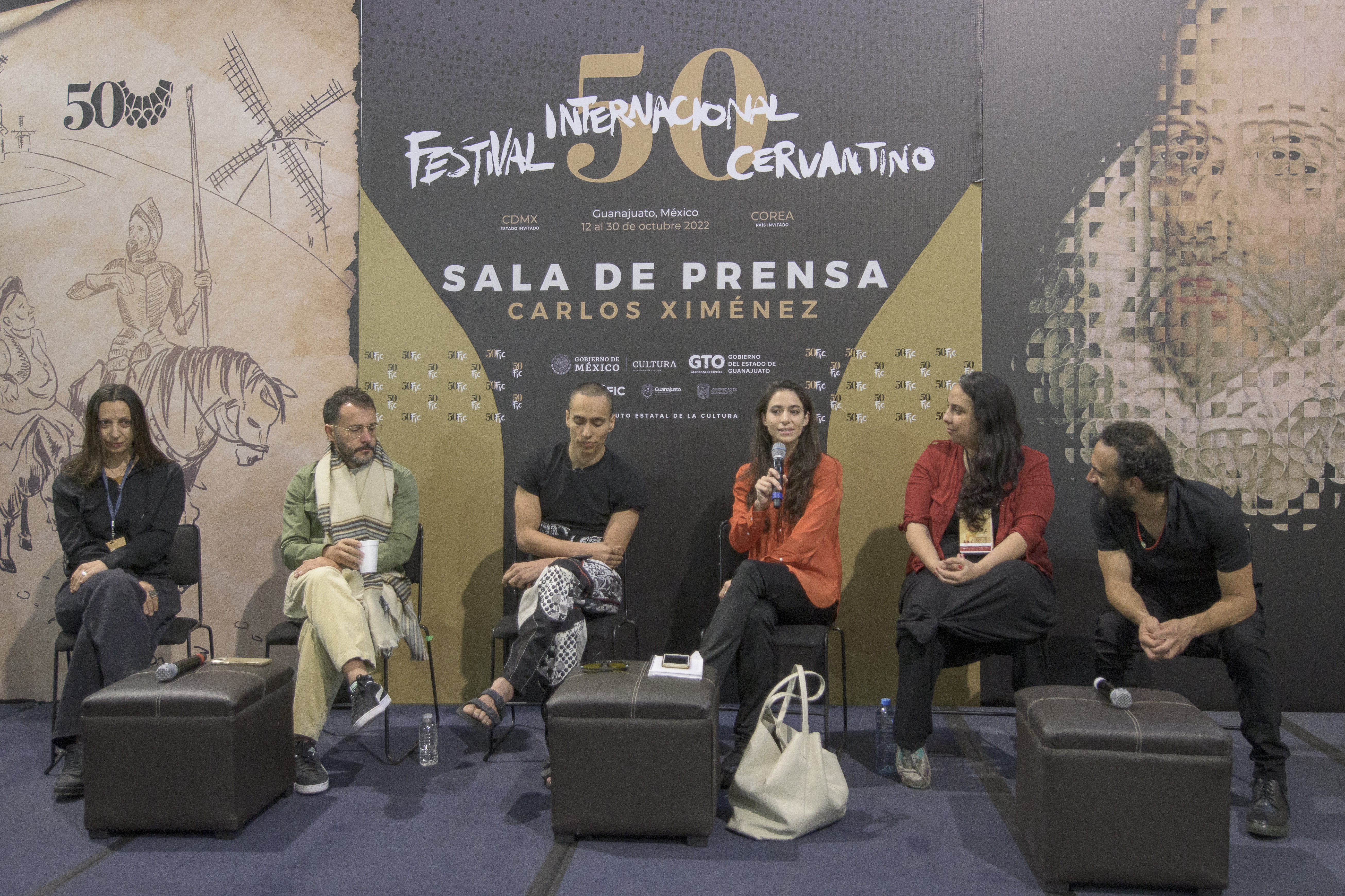 Conferencia de Prensa Paté de Fua, Merlin Puppet Theatre, Physical Momentum y Coro Acardenchado