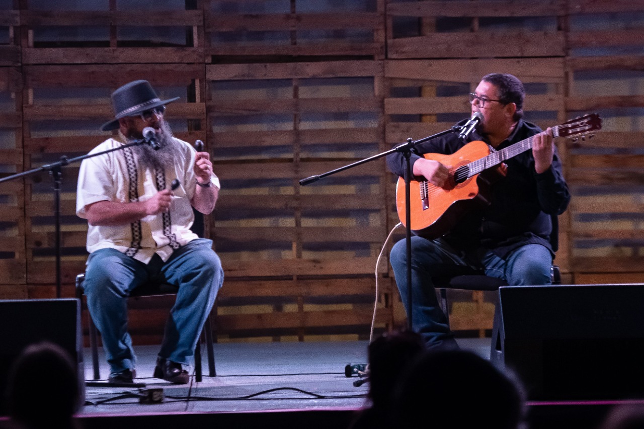 ENCIENDEN RITMOS CARIBEÑOS Y BEATS ELECTRÓNICOS LA SEGUNDA NOCHE DEL FIC 49